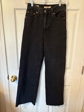 Levi’s Women’s Black Straight-Leg Jeans